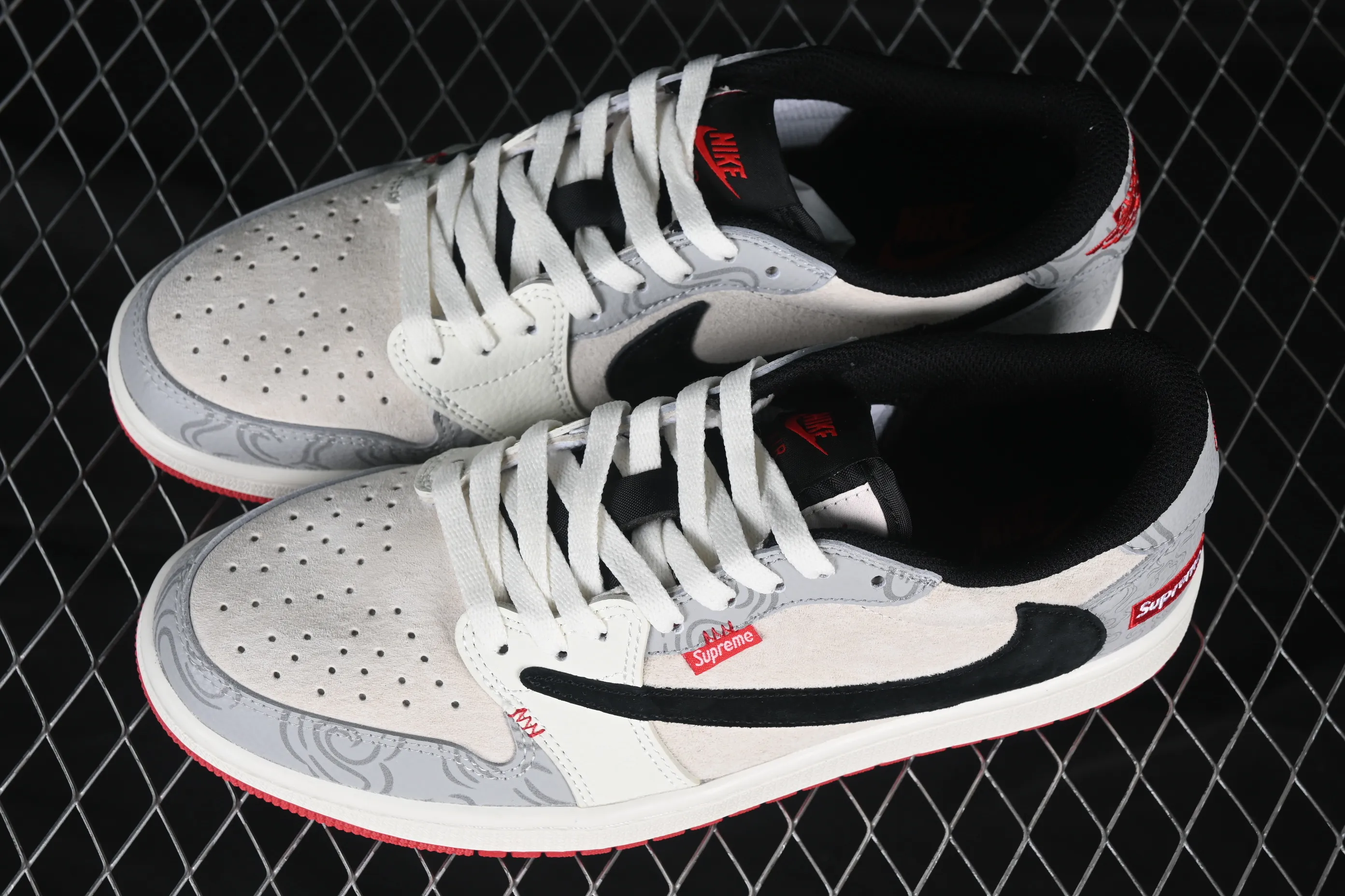 All categories Air Jordan Jordan series basketball shoes Air Jordan 1 Low High-end customized low-top sneakers Travis Scott x Fragment Design x Air Jordan 1 Low OG SP AJ1 Joe 1 Supreme joint name Xiangyun New Year Red low-top cultural casual sneakers DM7866-078